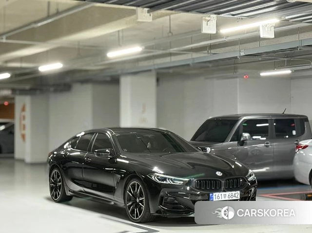 BMW 8 Series (G15) 2023 Черный из Кореи, фото 2