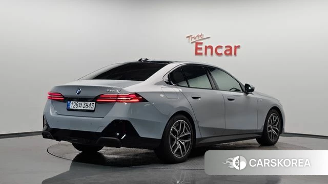 BMW 5 Series (G60) id 4584424 из Кореи 12