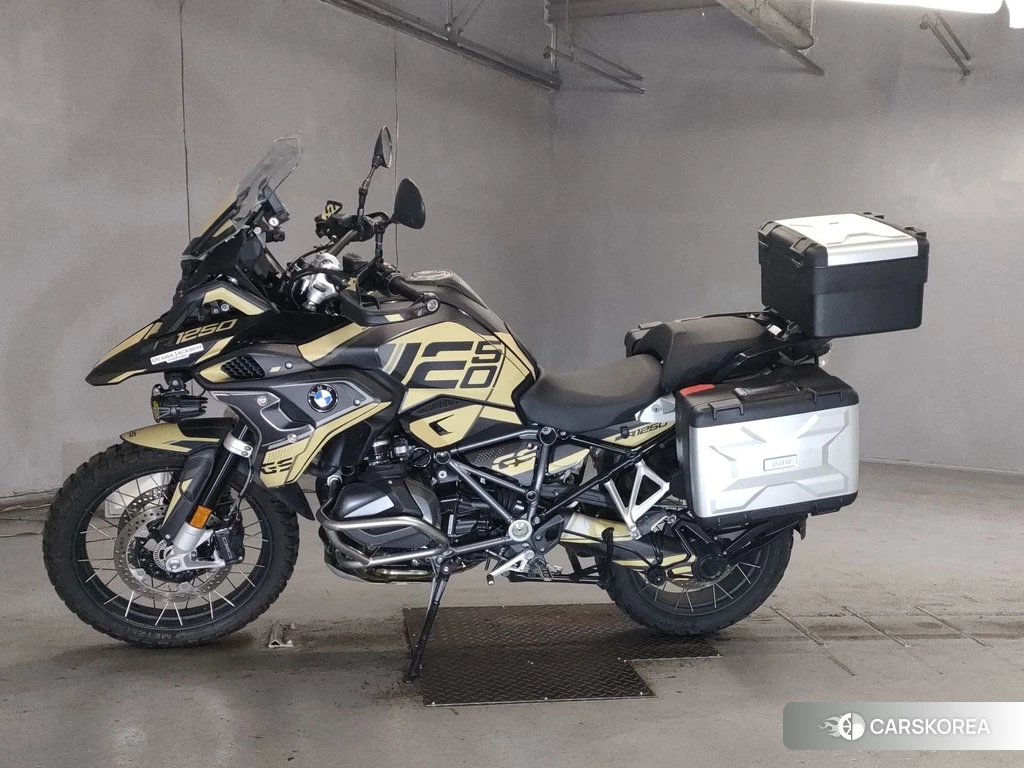 Проданный BMW R1250GS 2023 из Японии