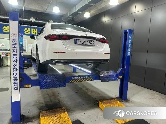 Mercedes-Benz E-Class W214 2025 Белый из Кореи, фото 2