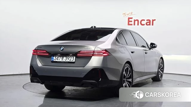 BMW 5 Series (G60) id 3952552 из Кореи 12