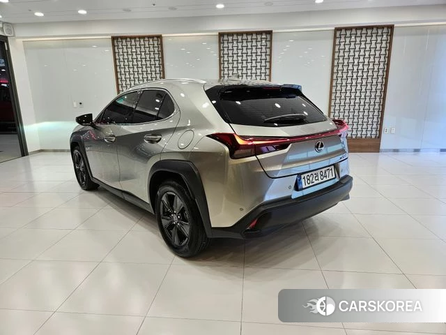 Lexus UX300h id 4704893 из Кореи 7