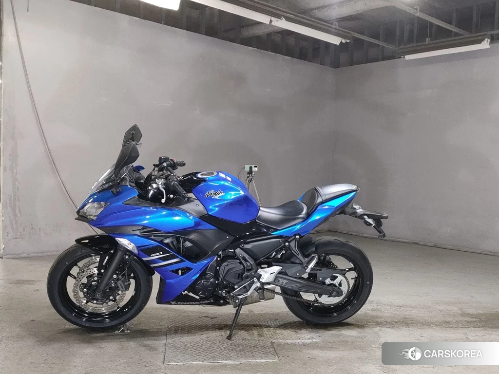 Проданный Kawasaki NINJA 650 2018 из Японии