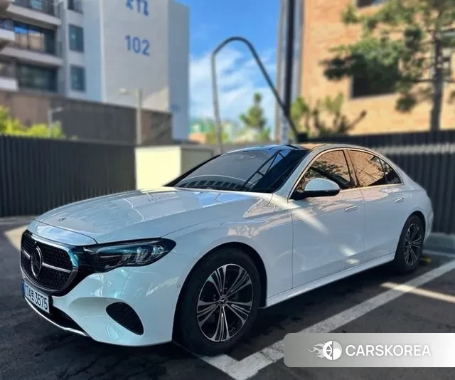 Mercedes-Benz E-Class W214 2024 Белый из Кореи, фото 2