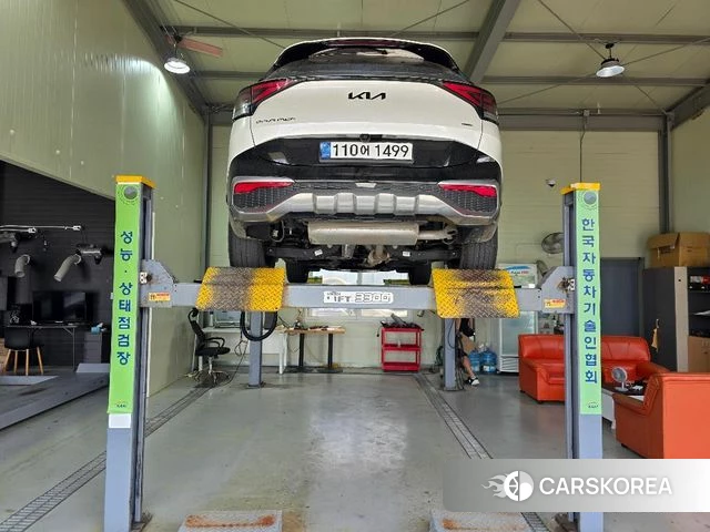 Kia Sportage 5th Generation Hybrid 2022 Белый из Кореи, фото 2