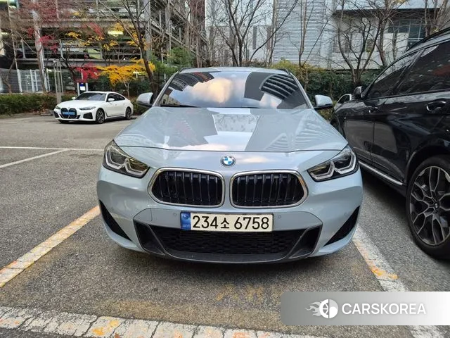 BMW X2 (F39) 2023 Небесно-голубой из Кореи, фото 2