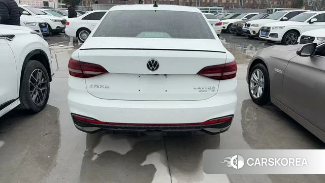 Volkswagen Lavida 2023 Белый из Китая, фото 2