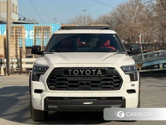 Toyota Sequoia 2025 Белый из Китая, фото 2