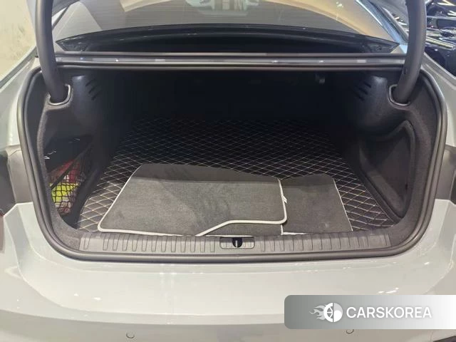 Audi A7L id 4261633 из Китая 9