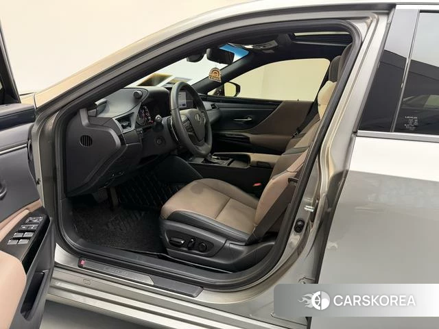 Lexus ES id 4238576 из Китая 12