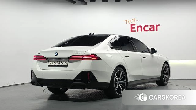 BMW 5 Series (G60) id 4630167 из Кореи 12