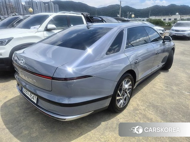 Hyundai Grandeur Hybrid (GN7) 2023 Серебристо-серый из Кореи, фото 5