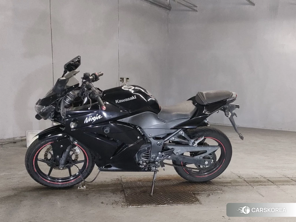 Проданный Kawasaki NINJA 250R 2011 из Японии