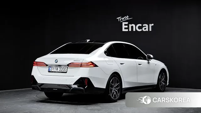 BMW 5 Series (G60) id 3451991 из Кореи 12