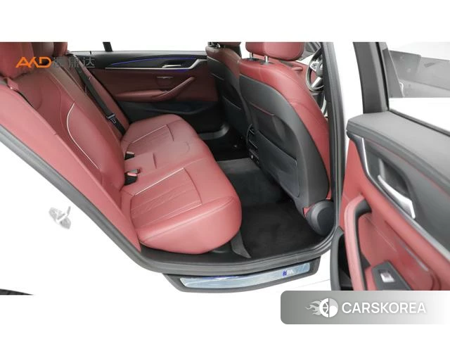 BMW 5 series 2022 Белый из Китая, фото 2