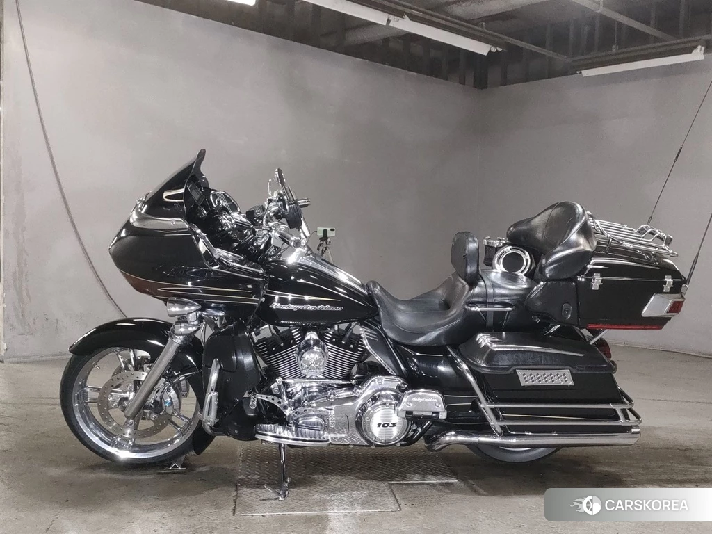 Проданный Harley-Davidson Road Glide FLTRU1690 2011 из Японии