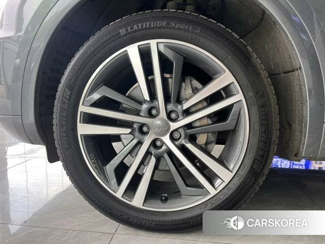 Audi Q5L id 4333386 из Китая 10