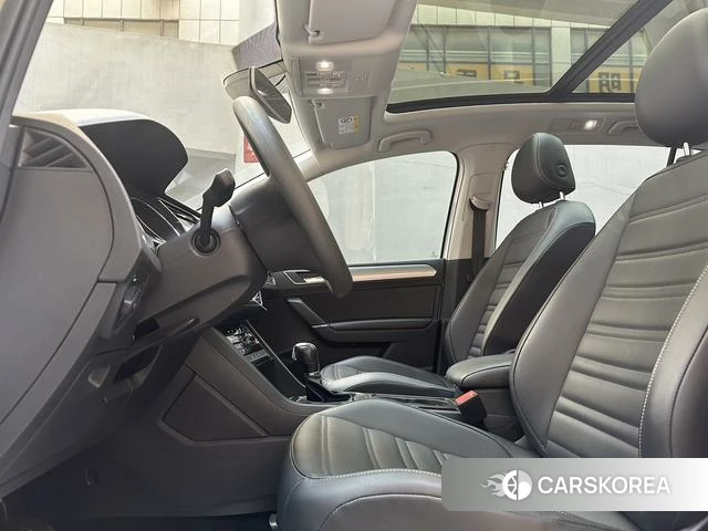 Volkswagen Touran L 2021 Белый из Китая, фото 5
