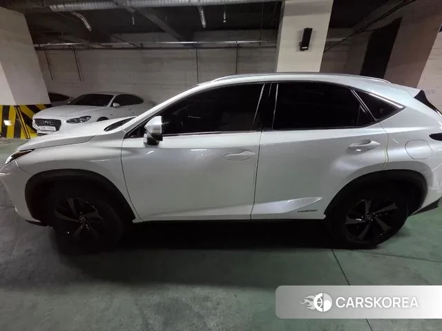 Lexus NX300h id 3636402 из Кореи 10