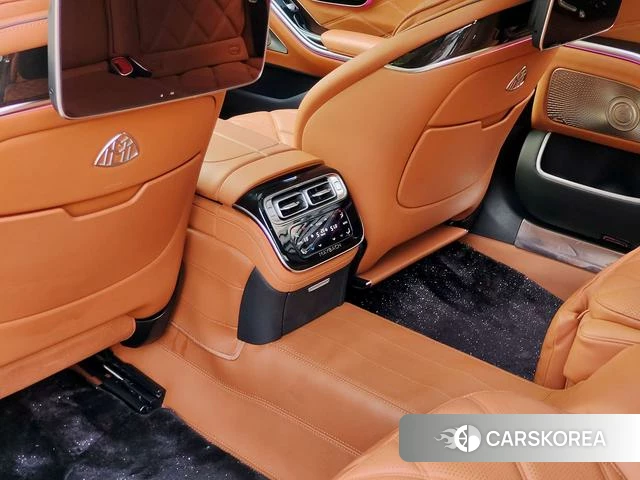 Mercedes-Benz Maybach S-class 2024 Черный из Китая, фото 2