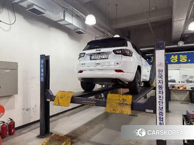 Jeep Compass 2nd Generation 2022 Белый из Кореи, фото 2