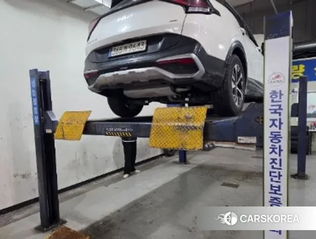 Kia Sportage 5th Generation Hybrid 2024 Белый из Кореи, фото 2