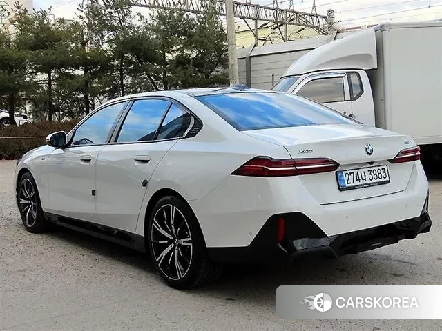 BMW 5 Series (G60) id 3554744 из Кореи 9