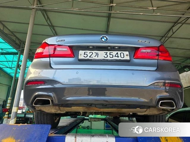 BMW 5 Series (G30) 2018 Серебристо-серый из Кореи, фото 2