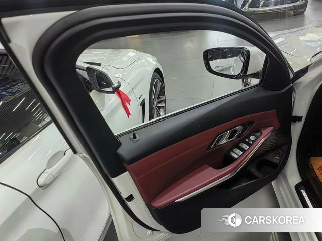 BMW 3 series 2024 Белый из Китая, фото 2