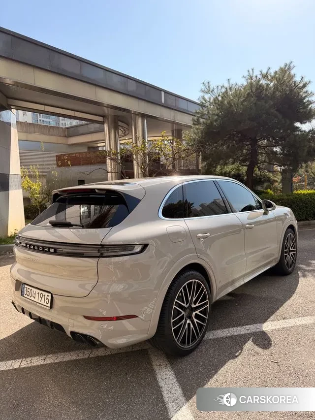 Porsche Cayenne (PO536) 2024 Цвет галактики из Кореи, фото 3