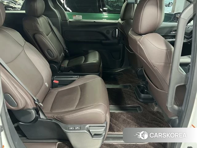 Toyota Grevia 2023 Белый из Китая, фото 2