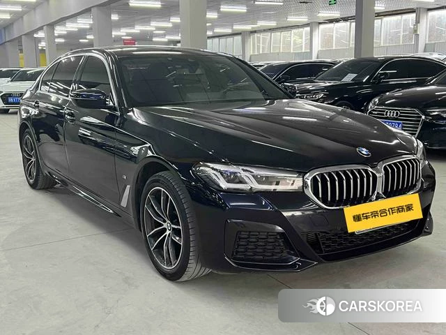 BMW 5 series 2023 Черный из Китая, фото 2