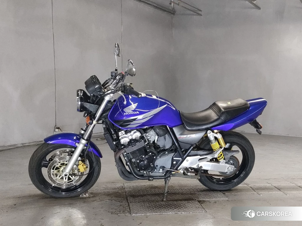 Проданный Honda CB400SF 2019 из Японии