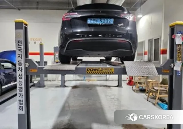 Tesla Model Y 2021 Черный из Кореи, фото 2