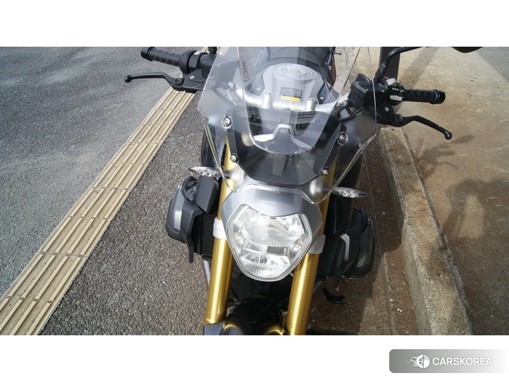 Проданный BMW R1200R 2015 из Японии