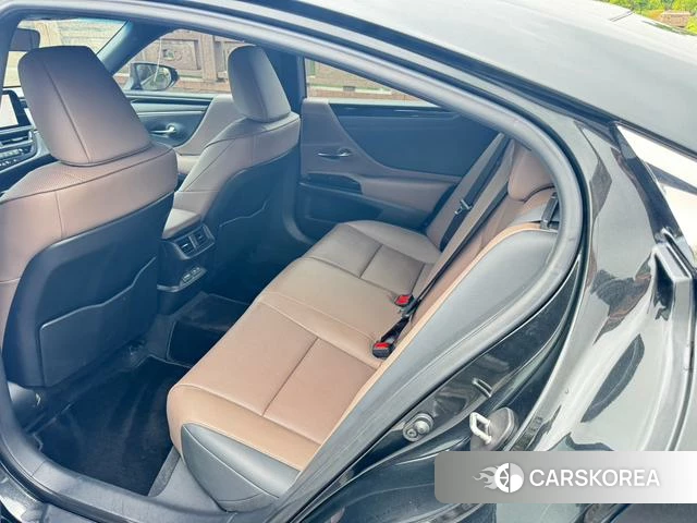Lexus ES 2024 Черный из Китая, фото 2