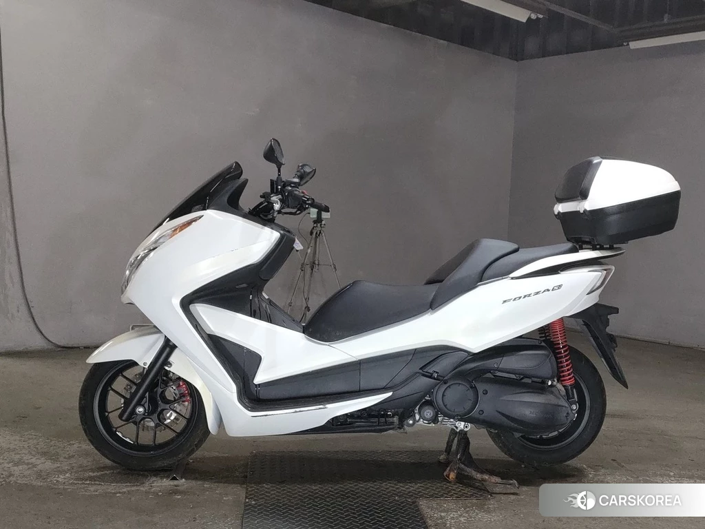 Проданный Honda FORZA 2013 из Японии