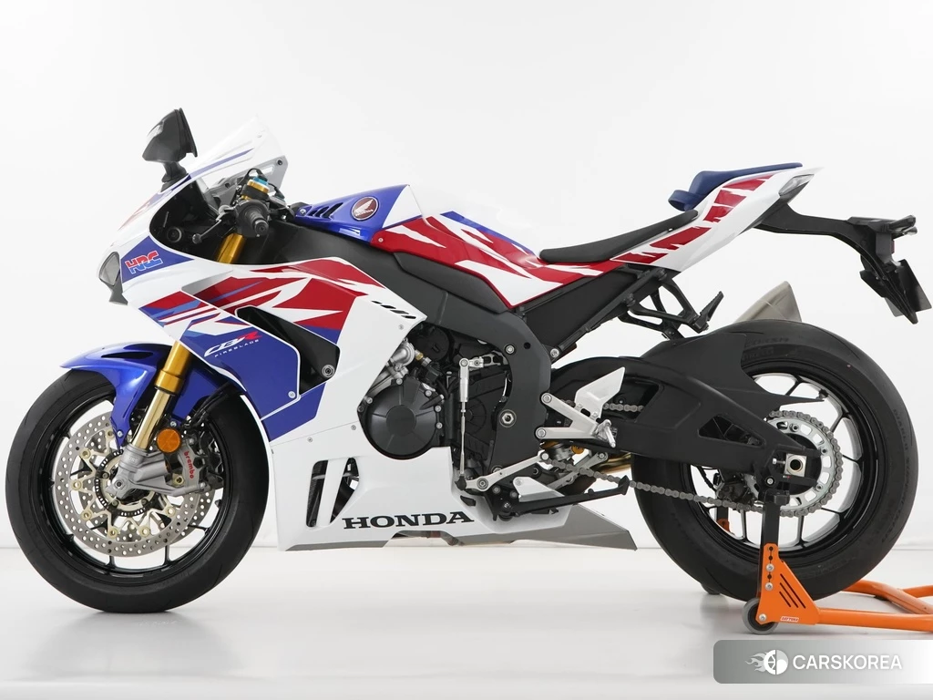 Проданный Honda CBR1000RR-R FIREBLADE SP 2023 из Японии