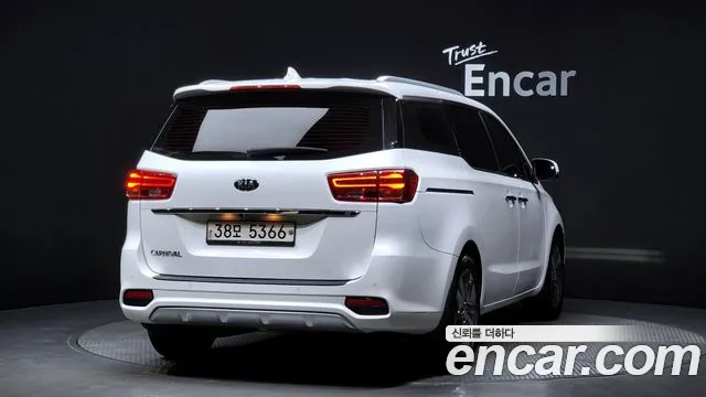 Kia The New Carnival id 2412089 из Кореи 12