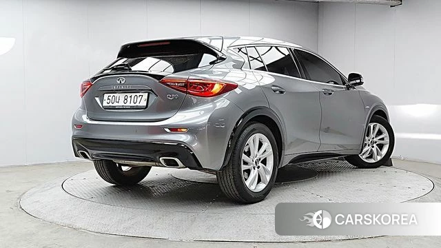 Infiniti Q30 id 4203627 из Кореи 12