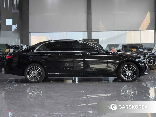 Mercedes-Benz E-class 2022 Черный из Китая, фото 2
