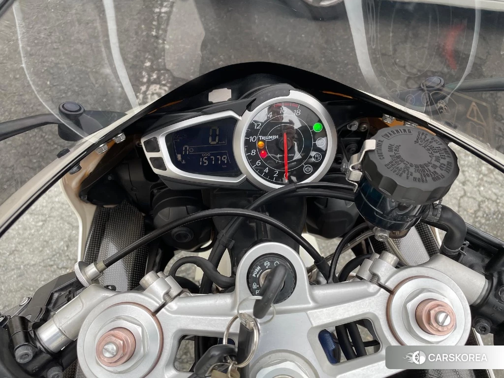 Проданный Triumph DAYTONA 675 2011 из Японии, фото 2