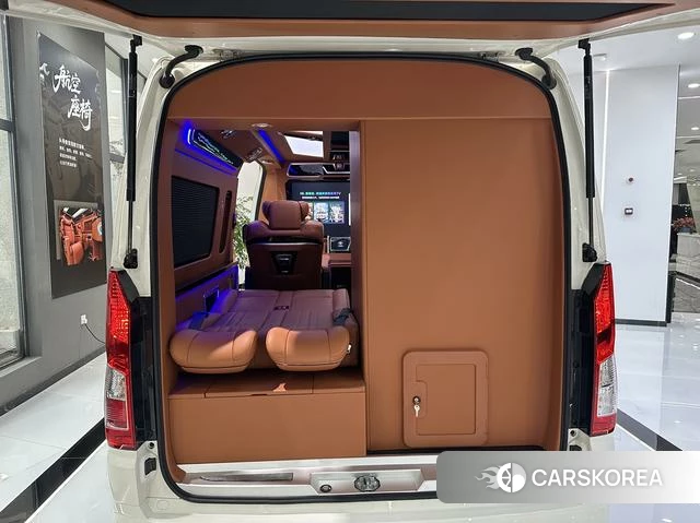 Toyota Hiace 2025 Белый из Китая, фото 5
