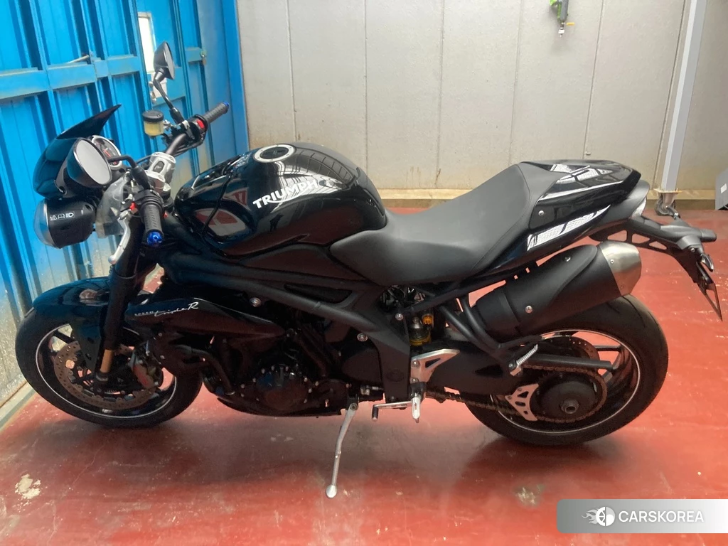Проданный Triumph SPEED TRIPLE R 2016 из Японии, фото 2