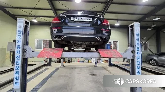 Mercedes-Benz E-Class W213 2018 Черный из Кореи, фото 2