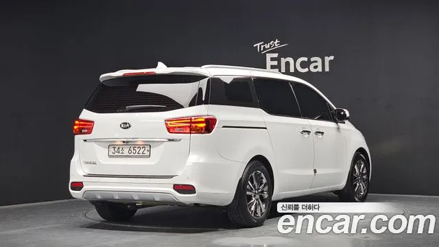 Kia The New Carnival id 2331763 из Кореи 12