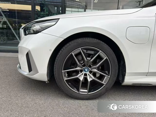 BMW i5 2024 Белый из Китая, фото 3