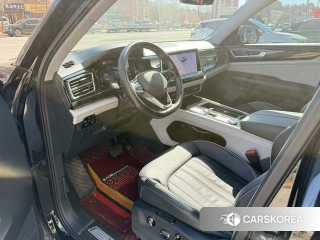 Volkswagen Tourang 2022 Черный из Китая, фото 2