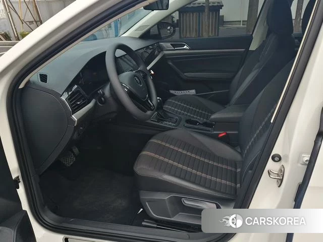 Volkswagen Lavida 2022 Белый из Китая, фото 2