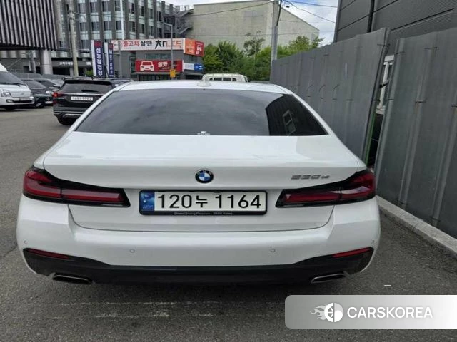 BMW 5 Series (G30) 2021 Белый из Кореи, фото 6